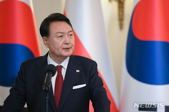 ▲ 윤석열 대통령이 지난 13일(현지시간) 바르샤바 대통령궁에서 열린 한-폴란드 정상 공동언론발표에서 발언하고 있다. ⓒ뉴시스(사진=공동취재)