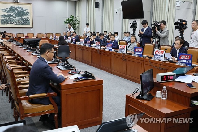 ▲ 14일 오전 국회 운영위원회 전체회의가 여당 의원들의 불참 속에 열리고 있다.ⓒ연합뉴스