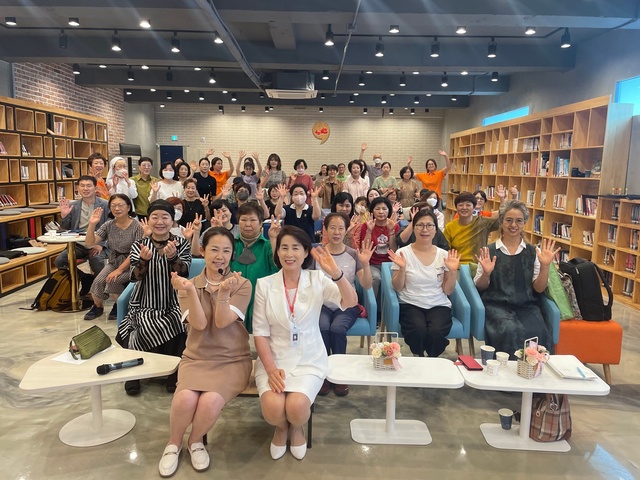 ▲ 대구광역시행복진흥사회서비스원(원장 정순천·이하 행복진흥원)은 지난 5월부터 진행한 10주간의 시민강좌 상반기 과정에 누적 대구시민 2천 명이 다녀갔다고 밝혔다.ⓒ대구시행복진흥원