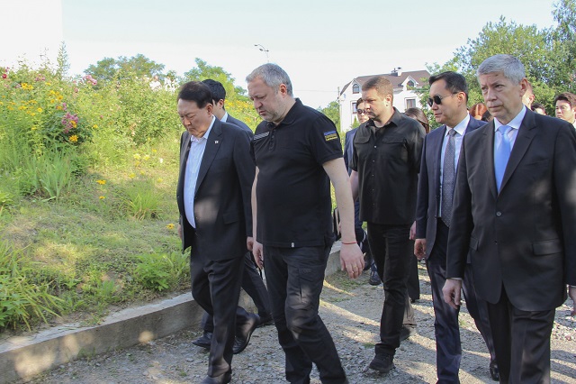 ▲ 우크라이나를 방문 중인 윤석열 대통령. ⓒ안드리 코스틴 우크라이나 검찰총장 공식 트위터