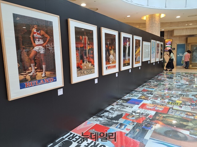 ▲ 7080년대 NBA 스타들의 포스터가 전시돼있다.ⓒ조현우 기자
