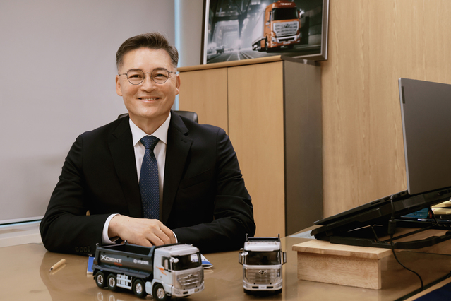 ▲ 김진환 광주트럭지점 영업이사가 최초로 상용차 3000대 판매를 달성했다 ⓒ현대자동차그룹