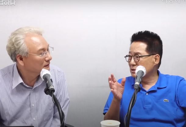 ▲ 박지원 전 국정원장이 방송에서 김영환 지사를 비난했다.ⓒ오마이TV 캡쳐