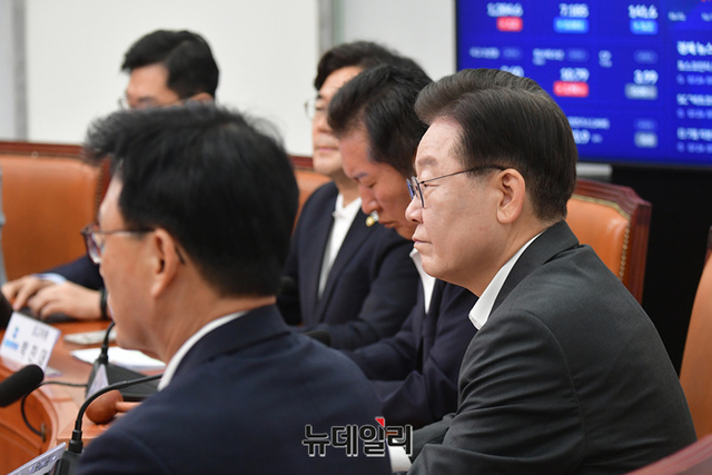 ▲ 이재명 더불어민주당 대표가 24일 오전 국회에서 열린 최고위원회의에서 모두발언을 하고 있다. ⓒ이종현 기자