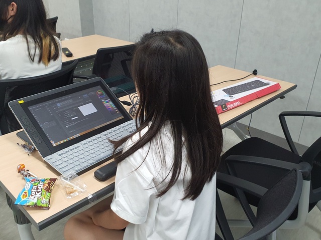 ▲ 경산시(시장 조현일)는 7월 22일부터 11월 4일까지 동부동 생활문화복합센터(구 동부동 행정복지센터)에서 2023년 경산시 웹툰창작체험관을 운영한다.ⓒ경산시