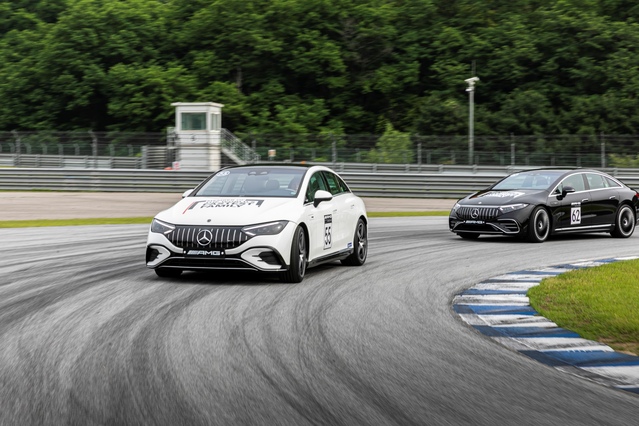 ▲ AMG EQE 53과 EQS 53의 주행모습 ⓒ벤츠코리아