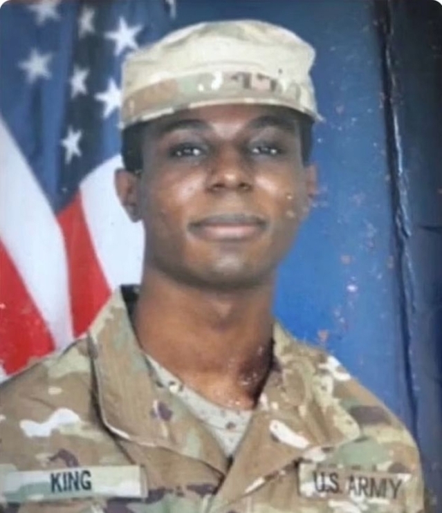 ▲ 월북한 주한미군 트래비스 킹의 미 육군 증명사진 (사진=트위터 @MirrorBreaking_캡처) ⓒ뉴시스