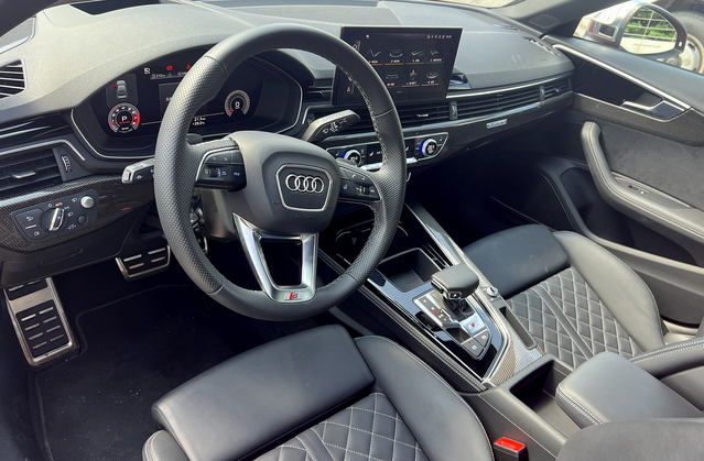 ▲ S4의 내부 인테리어 모습. ⓒ김재홍 기자