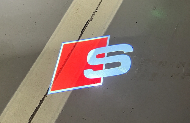 ▲ S4의 웰컴 라이트가 켜진 모습. ⓒ김재홍 기자