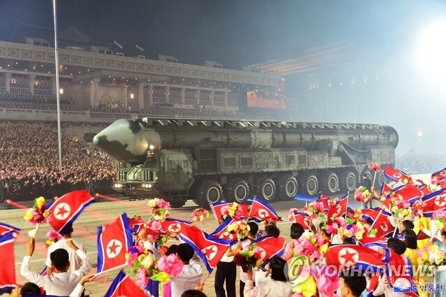 ▲ 전승절 70주년 열병식에 등장한 대륙간탄도미사일(ICBM) '화성-18형'. ⓒ연합뉴스