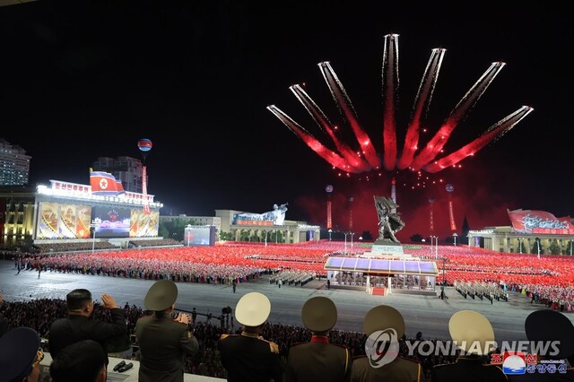 ▲ 북한이 '전승절'(6ㆍ25전쟁 정전협정기념일) 70주년인 지난 27일 저녁 평양 김일성광장에서 열병식을 개최했다고 조선중앙통신이 28일 보도했다. ⓒ연합뉴스