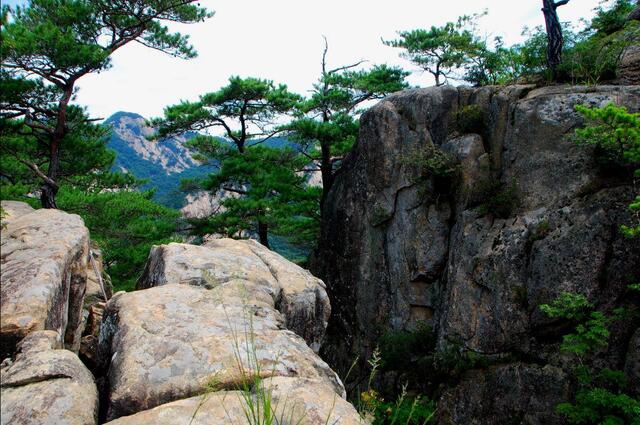 ▲ 분단된 암릉 구간.ⓒ진경수 山 애호가