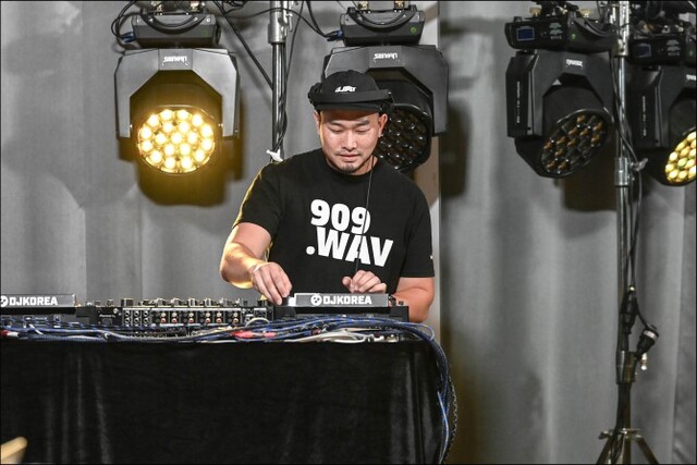 ▲ 바가지 바이펙스써틴 DJ 시연.ⓒ세종문화회관