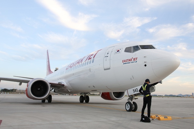 ▲ 지난 3일 김포공항에 도착한 이스타항공의 6호기가 계류장에 들어오고 있다. ⓒ이스타항공