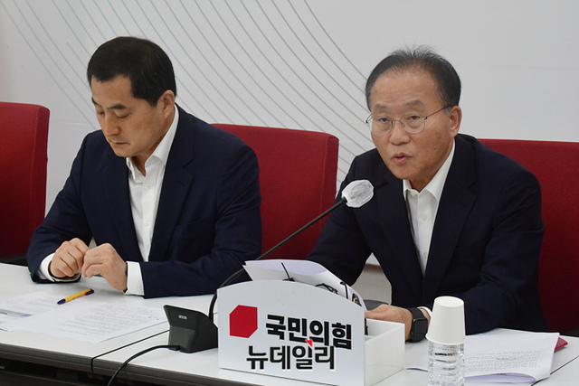 ▲ 윤재옥 국민의힘 원내대표(오른쪽)와 박대출 정책위의장.ⓒ이종현 기자