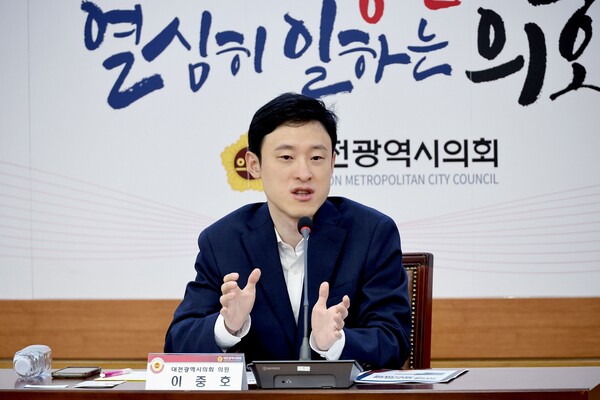 ▲ 이중호 대전시의회 의원(국 힘)이 지난 4일 시의회 소통실에서 ‘교권보호를 위한 교총 관계자 좌담회’를 개최했다.ⓒ대전시의회