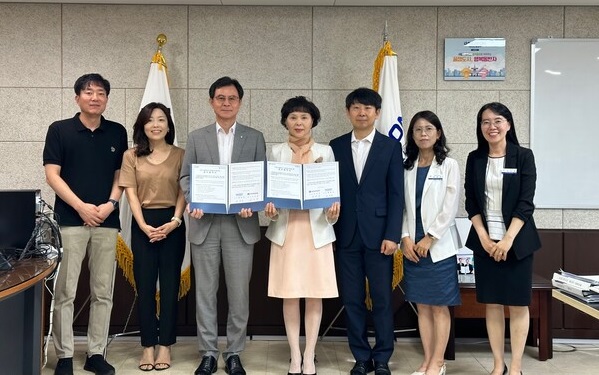 ▲ 대전관광공사는 7일 대전교육정보원과 수학에 대한 범국민적 관심 및 수학 문화 저변 확산 필요성 인식과 수학에 대한 관심도 향상을 위한 업무협약을 체결했다.ⓒ대전관광공사