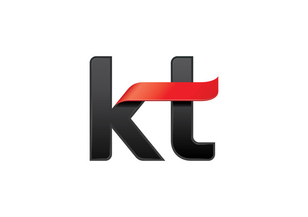 ▲ KT는 지난 7월 대구창조경제센터에 이어 대전창조경제센터(이하 대전창경센터)에서 스타트업 육성 협업을 진행하며 지역 경제에 기여하는 혁신 기업 발굴을 지속한다고 밝혔다. 사진은 KT 로고.ⓒKT