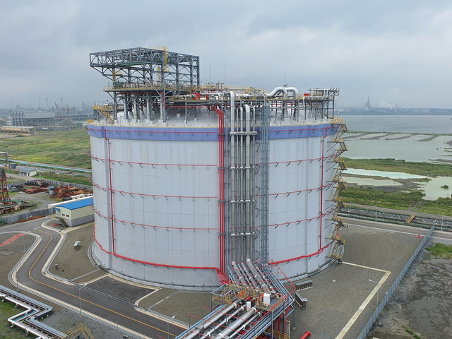 ▲ 포스코가 독자개발한 고망간강이 적용된 광양LNG 터미널5호기 탱크 ⓒ포스코