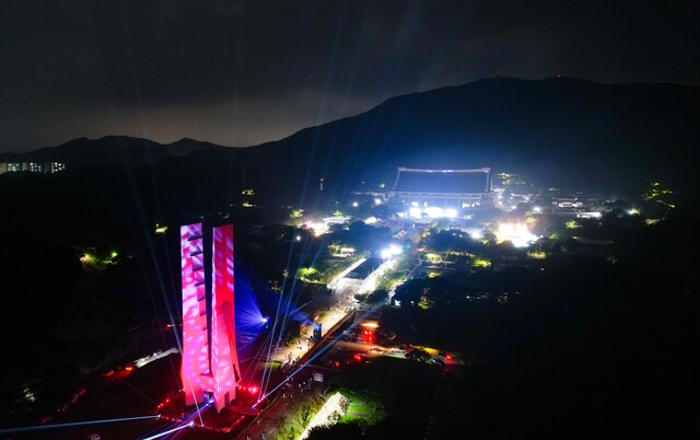 ▲ 12일 드론으로 찍은 독립기념관에서 열리고 있는 ‘2023 천안 K-컬처 박람회’ 공연 장면.ⓒ천안시