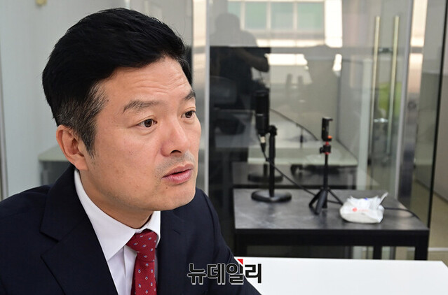 ▲ 김태우 전 강서구청장이 대법원 유죄 확정 이후 첫 인터뷰를 뉴데일리와 진행하고 있다. ⓒ이종현 기자