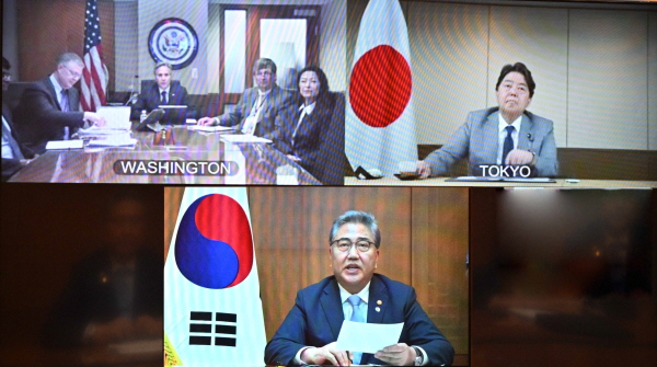 ▲ 박진 외교장관, 안토니 블링컨(Antony J. Blinken) 미국 국무장관, 하야시 요시마사(林芳正) 일본 외무대신은 15일 저녁 화상 협의를 갖고 한미일 3국 정상회의를 비롯한 주요 현안에 관해 협의했다. ⓒ외교부 제공