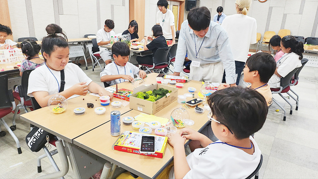 ▲ 대구한의대학교 세대통합지원센터(센터장 안창근교수)는 2023학년도 하계방학기간 동안 대구한의대학교 미술치료학과, 중등특수교육학과, 스마트영상애니메이션전공 등과 연계해 ‘영덕에서 힐링하니’ 프로그램을 진행했다.ⓒ대구한의대