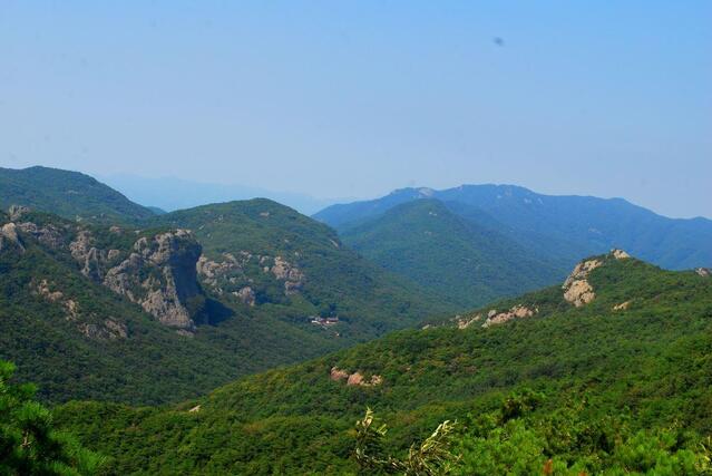 ▲ 쥐바위에서 바라본 천마봉과 병풍바위.ⓒ진경수 山 애호가