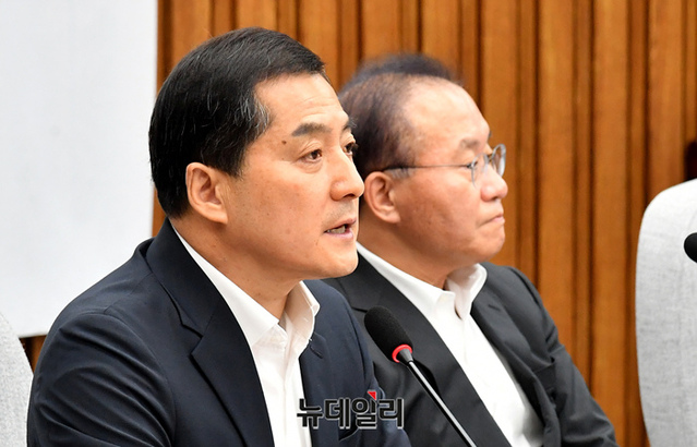 ▲ 박대출 국민의힘 정책위의장이 22일 오전 국회에서 열린 원내대책회의에서 발언하고 있다. ⓒ이종현 기자