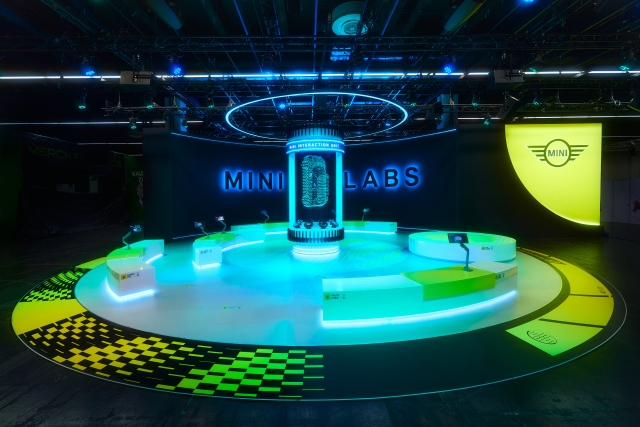 ▲ 23일(현지시간)부터 27일까지 독일 퀼른에서 열리는 '게임스컴 2023'에서 공개된 삼성디스플레이의 '라운드 OLED'로 제작한 '미니 인큐베이터(MINI Incubator) 모습. ⓒ삼성디스플레이
