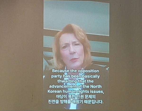 ▲ 수잔 숄티 미국 NKFC 대표가 25일 서울 중구 프레스센터에 사단법인 '북한인권'(이사장 김태훈) 출범 1주년 기념 세미나에서 영상축사를 하고 있다. ⓒ조문정 기자