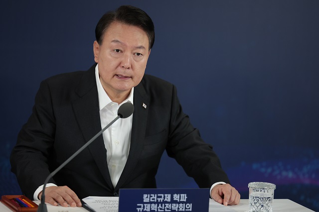 ▲ 윤석열 대통령이 지난 24일 서울 구로 디지털산업단지 G밸리산업박물관에서 열린 킬러규제 혁파 규제혁신전략회의에서 발언하고 있다.ⓒ대통령실 제공