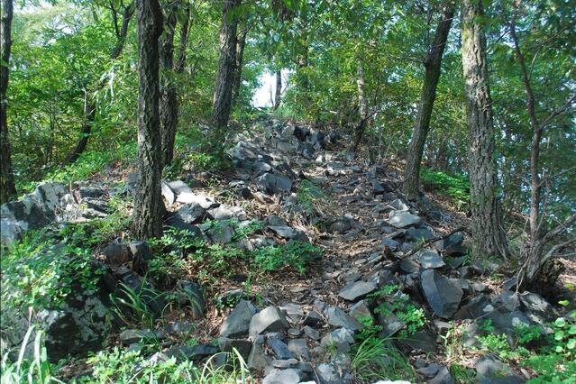 ▲ 조루봉으로 가는 오르막길.ⓒ진경수 山 애호가