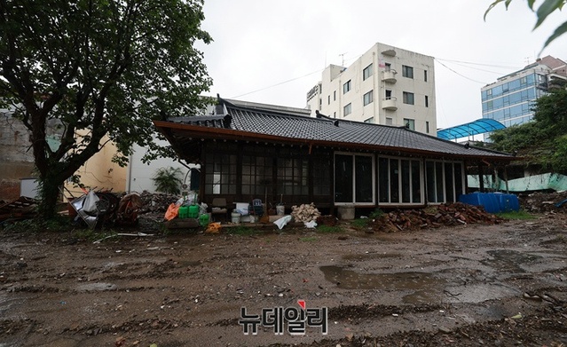 ▲ 공사 중인 '정율성 생가'의 모습. ⓒ정상윤 기자
