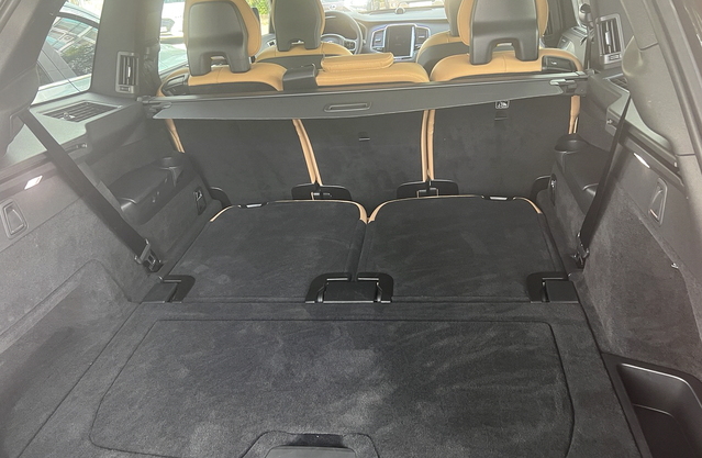 ▲ 트렁크 공간이 넓고 평탄해 적재, 차박하기에도 용이하다. ⓒ김재홍 기자