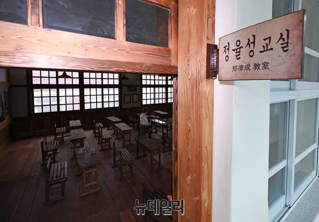 ▲ 전남 화순군 능주초등학교에 있는 정율성 기억교실. 화순군은 지난 10년간 정율성 기념사업으로 12억3488만원을 썼다. ⓒ정상윤 기자