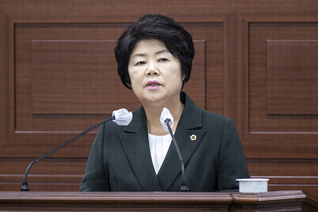 ▲ 황명강 경북도의회 행정보건복지위원회 의원(국민의힘, 비례)은 24일 오후 2시 제341회 임시회 본회의 도정질문에 나서 경상북도의 여성의 사회참여 활성화 방안, 경주권 의료환경 개선 방안 등을 질문했다.ⓒ경북도의회