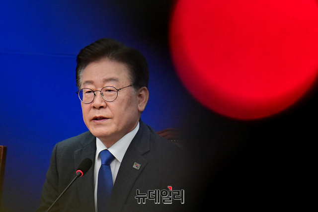 ▲ 더불어민주당 이재명 대표가 31일 국회에서 당 대표 취임 1주년 기자간담회를 하고 있다. ⓒ이종현 기자