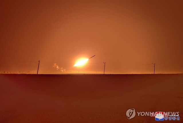 ▲ 북한은 지난 2일 새벽 장거리 전략순항미사일을 발사하며 전술핵공격 가상발사훈련을 진행했다고 3일 밝혔다. ⓒ연합뉴스