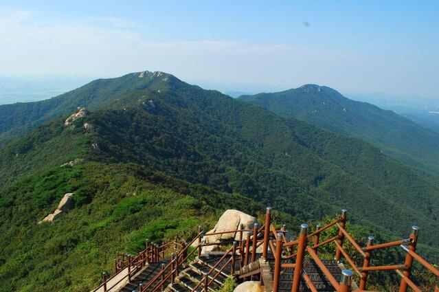 ▲ 가야봉에서 바라본 석문봉과 가야봉.ⓒ진경수 山 애호가