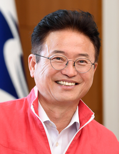 ▲ 이철우 경북도지사는 “최근 정부의 의과대학 정원 확대 방침을 적극 환영하지만, 기존 의대 정원을 증원하는 것만으로는 지역의 근본적인 의료문제를 해결할 수 없다”라고 말했다.ⓒ경북도