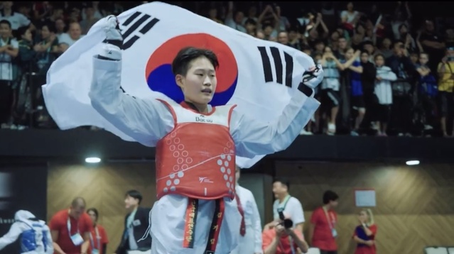 ▲ 보스니아 사라예보에서 개최된 ‘2023 세계유소년 태권도선수권 대회’에서 성주여자중학교 2학년에 재학 중인 김가람 선수가 여자 37~51kg 이하급에서 금메달을 차지해 국내를 넘어 세계 최강자리에 우뚝 섰다.ⓒ성주군