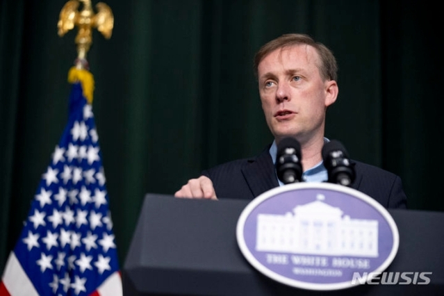 ▲ 제이크 설리번 미국 백악관 국가안보보좌관이 18일(현지시간) 메릴랜드 서먼트 대통령 별장 캠프데이비드에서 회견하는 모습. ⓒAP/뉴시스