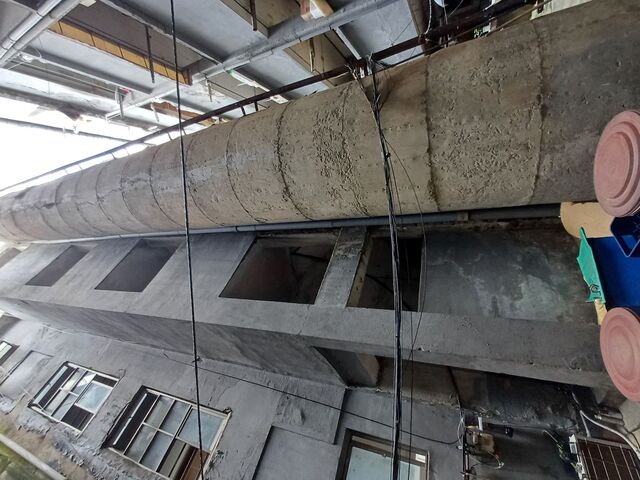 ▲ 충정아파트 중정에 위치한 굴뚝. ⓒ김성웅 기자