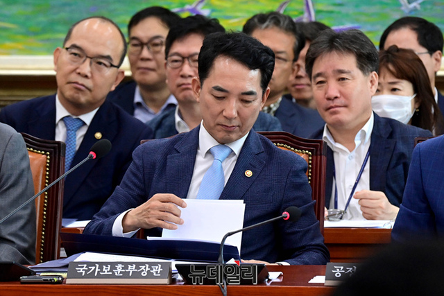 ▲ 박민식 국가보훈부 장관이 6일 오전 국회에서 열린 정무위원회 전체회의에 자리하고 있다. ⓒ이종현 기자