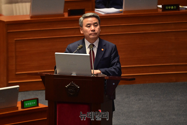 ▲ 이종섭 국방부장관이 6일 오후 국회에서 열린 본회의 외교·통일·안보 분야 대정부질문에서 의원들의 질문에 답하고 있다. ⓒ이종현 기자