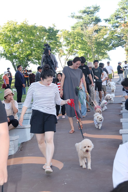 ▲ 청도군(군수 김하수)은 지난 9일 청도야외공연장에서 열린 ‘2023 청도 펫티켓 문화콘서트’를 성황리에 폐막했다고 밝혔다.ⓒ청도군