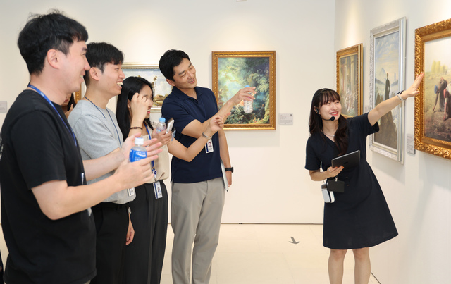 ▲ 현대위아가 임직원 화합을 위한 아트페어를 개최했다. ⓒ현대위아