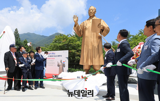 ▲ 지난 7월27일 경북 칠곡군 다부동전적기념관에서 열린 이승만 대통령 동상 제막식. ⓒ정상윤 기자