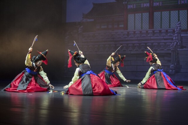 ▲ '덕수궁 야연' 검무 공연 장면.ⓒ국립국악원
